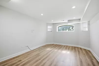 5851 N Virginia Avenue #G, Chicago, IL 60659 - Photo 9