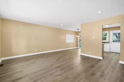 1460 Indian Hill Avenue, Hanover Park, IL 60133 - Photo 3
