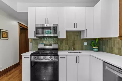 1449 W Rosemont Avenue #2, Chicago, IL 60660 - Photo 9