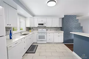 231 Webster Ln, Schaumburg, IL 60193 - Photo 15