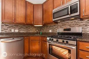 815 W Newport Ave, Chicago, IL 60657 - Photo 3