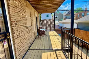 3049 W Grace St, Chicago, IL 60618 - Photo 3