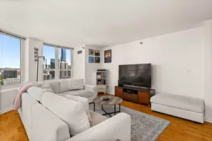 345 N La Salle Dr, Chicago, IL 60654 - Photo 5