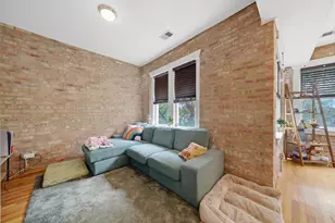 3358 W Hutchinson St, Chicago, IL 60618 - Photo 5