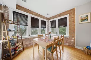 3358 W Hutchinson St, Chicago, IL 60618 - Photo 3