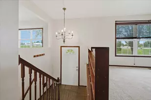 1241 Holiday Ln, Bloomington, IL 61704 - Photo 5