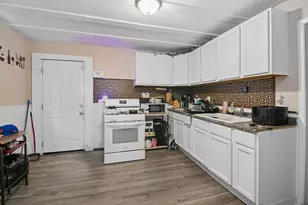 768 N Indiana Ave, Kankakee, IL 60901 - Photo 3