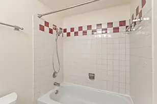 2100 Valencia Dr, Northbrook, IL 60062 - Photo 25