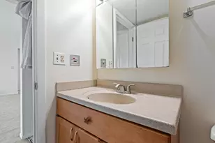 2100 Valencia Dr, Northbrook, IL 60062 - Photo 21
