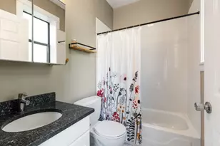 2458 W Eastwood Ave, Chicago, IL 60625 - Photo 11
