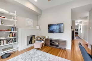 2458 W Eastwood Ave, Chicago, IL 60625 - Photo 3