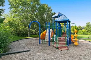 142 Southwicke Dr, Streamwood, IL 60107 - Photo 25