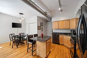 1025 W Balmoral Ave, Chicago, IL 60640 - Photo 7