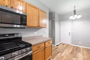 798 County Line Rd, Aurora, IL 60502 - Photo 3