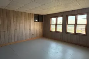 694 N Elm St, Herscher, IL 60941 - Photo 17