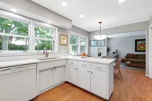 3504 Illinois Rd, Wilmette, IL 60091 - Photo 5