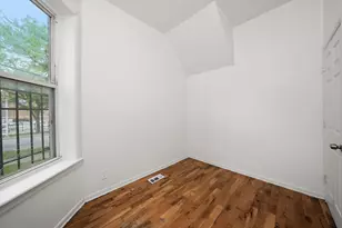 2857 W Polk St, Chicago, IL 60612 - Photo 9
