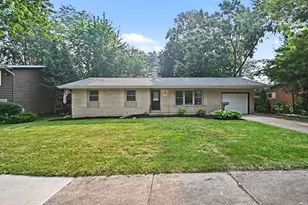 209 Maureen Dr, Elgin, IL 60123 - Photo 1