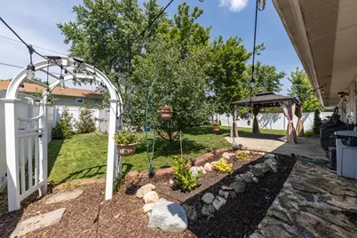 614 Pleasant Place, Streamwood, IL 60107 - Photo 23