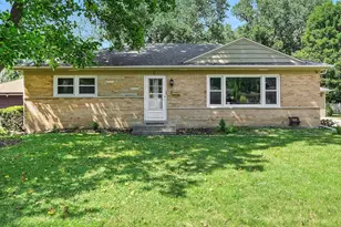 1019 Wakeman Ave, Wheaton, IL 60187 - Photo 1
