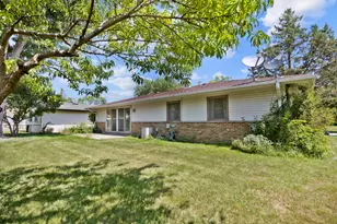 816 Delphia Ave, Elk Grove Village, IL 60007 - Photo 19