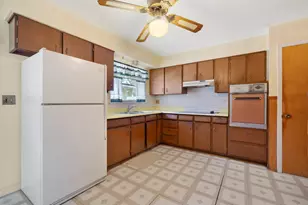 816 Delphia Ave, Elk Grove Village, IL 60007 - Photo 7