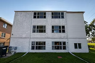 8047 W Foster Ln, Niles, IL 60714 - Photo 17