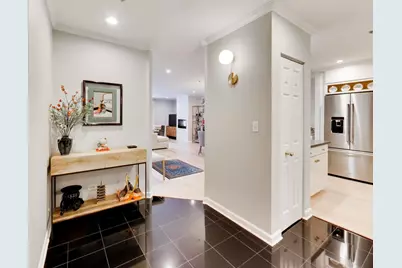 1107 Greenleaf Avenue #2I, Wilmette, IL 60091 - Photo 5