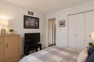 18630 Golfview Dr, Hazel Crest, IL 60429 - Photo 17