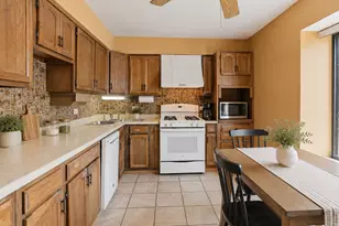 18630 Golfview Dr, Hazel Crest, IL 60429 - Photo 5