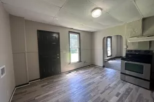 17 Indiana St, Danville, IL 61832 - Photo 5