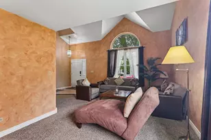 341 Dorchester Ln, Grayslake, IL 60030 - Photo 5