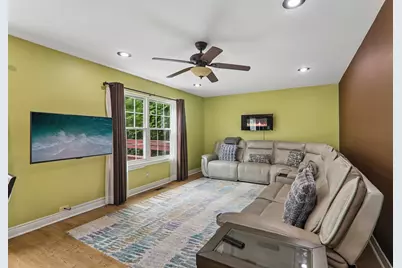 341 Dorchester Lane, Grayslake, IL 60030 - Photo 9