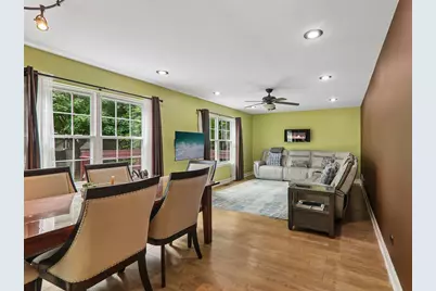 341 Dorchester Lane, Grayslake, IL 60030 - Photo 9
