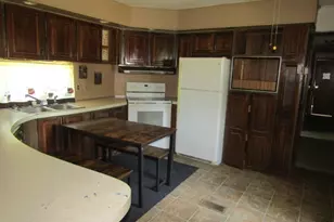 302 Dunn St, Elizabethtown, IL 62931 - Photo 5