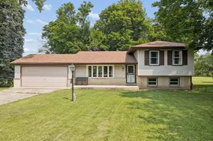 4415 Yender Ave, Lisle, IL 60532 - Photo 3