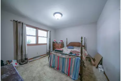 210 Drake Avenue, Rochelle, IL 61068 - Photo 17