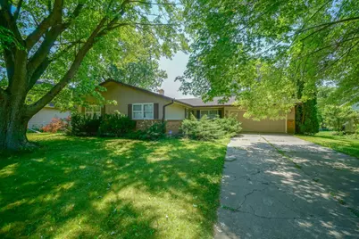 210 Drake Avenue, Rochelle, IL 61068 - Photo 1