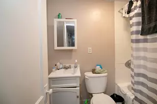 220 1/2 Entrance Ave S, Kankakee, IL 60901 - Photo 5