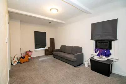 220 1/2 Entrance Avenue S, Kankakee, IL 60901 - Photo 13