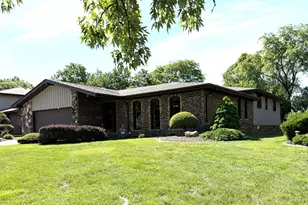 8733 Golfview Dr, Orland Park, IL 60462 - Photo 1