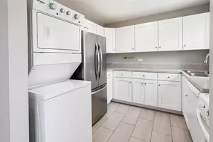 1009 Bayside Dr, Palatine, IL 60074 - Photo 5