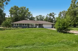 2N418 Amy Ave, Glen Ellyn, IL 60137 - Photo 1