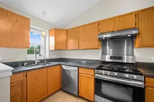 2503 Sheehan Dr, Naperville, IL 60564 - Photo 5