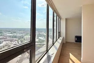 3930 N Pine Grove Ave, Chicago, IL 60613 - Photo 9