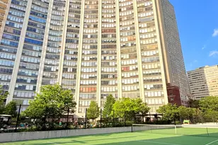 3930 N Pine Grove Ave, Chicago, IL 60613 - Photo 29
