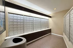 3930 N Pine Grove Ave, Chicago, IL 60613 - Photo 5