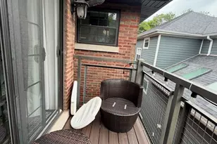 2145 W Fletcher St, Chicago, IL 60618 - Photo 17