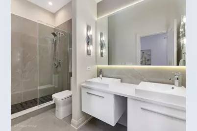 2347 W Morse Avenue, Chicago, IL 60645 - Photo 17