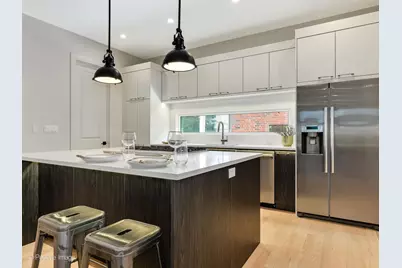 2347 W Morse Avenue, Chicago, IL 60645 - Photo 9